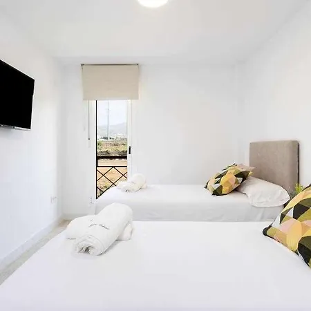 Sunnyland Apartment Arona * Cho
