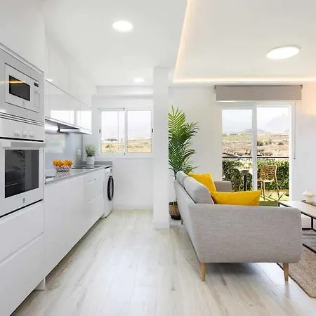 Sunnyland Apartment Arona Cho